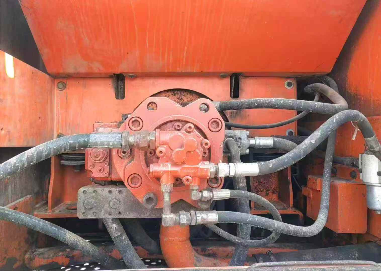 Used Doosan DL300 Excavator 2010 Model / 8