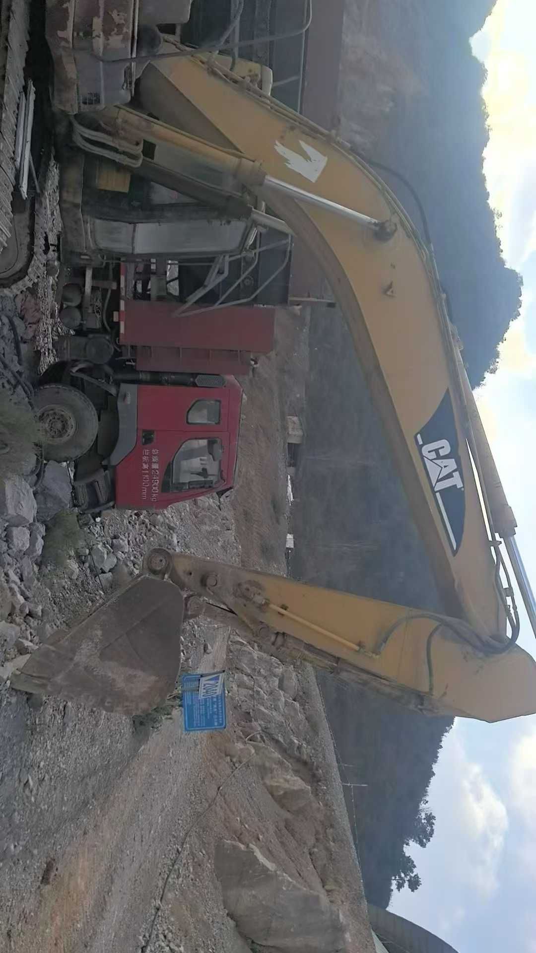 Buy Caterpillar 320B Used Excavator