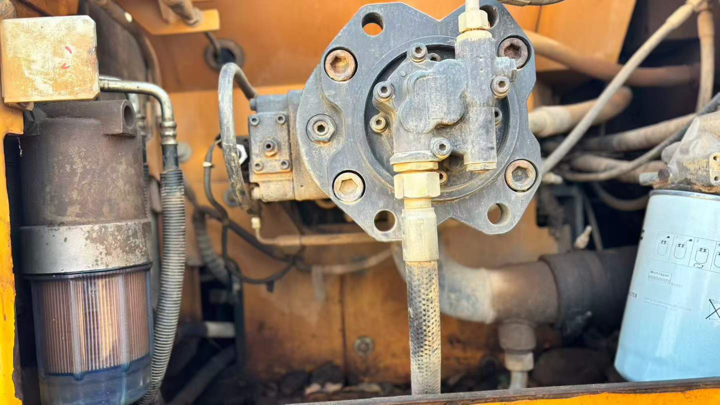 Used Sany SY215W Excavator 2014 Model / 3