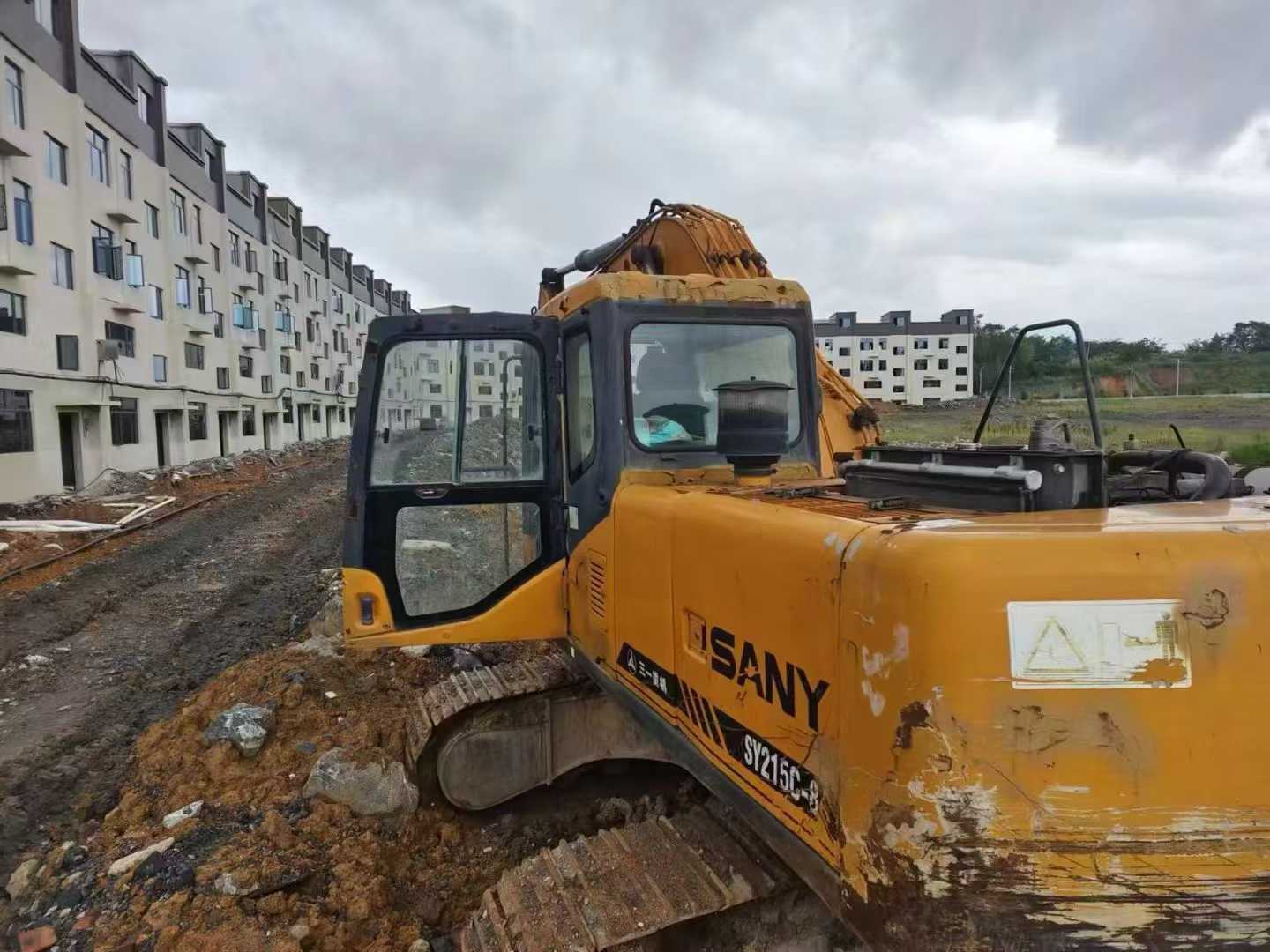 Used Sany SY215ACE Excavator 2011 Model / 6