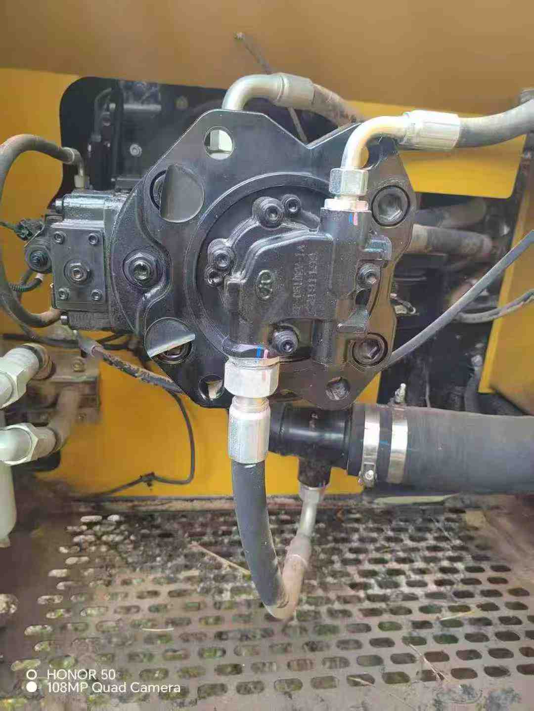 Used Sany SY200H Excavator 2022 Model / 4