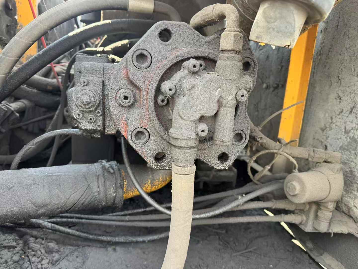 Used Hyundai R210-5 Excavator 2016 Model / 5