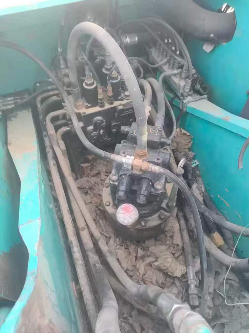 Used Kobelco SK210 Excavator 2010 Model / 8