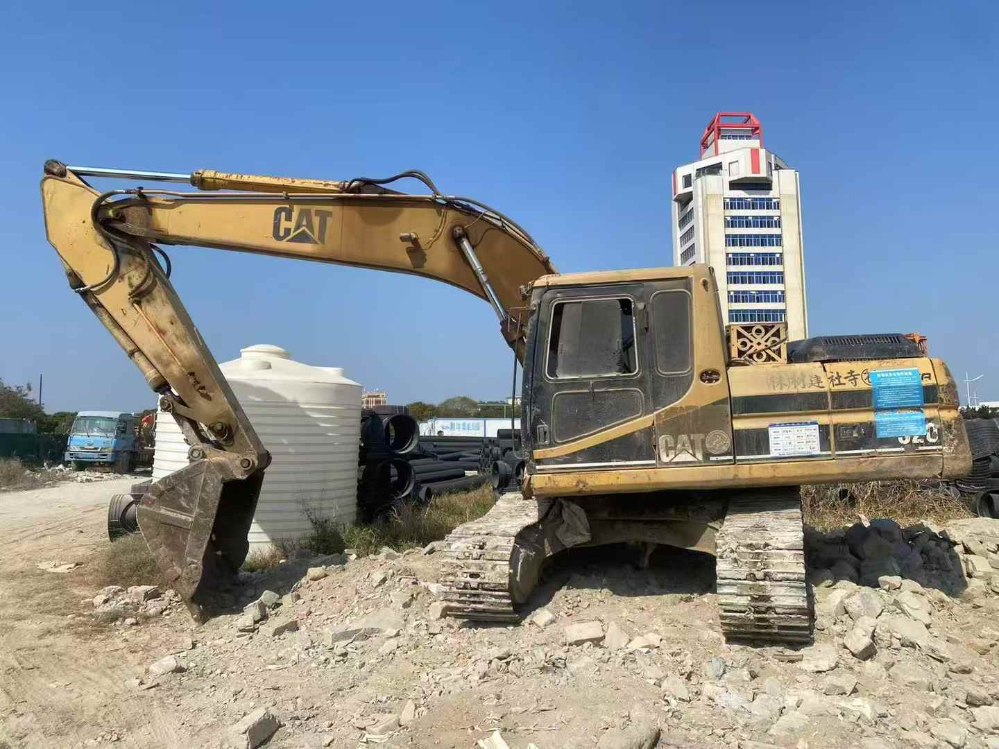 Buy Caterpillar 320V2 Used Excavator