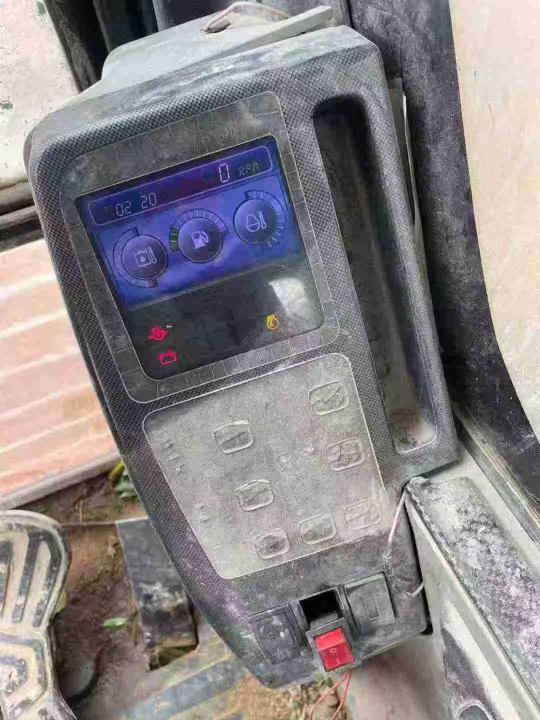 Used Hyundai R215VSN Excavator 2010 Model / 6