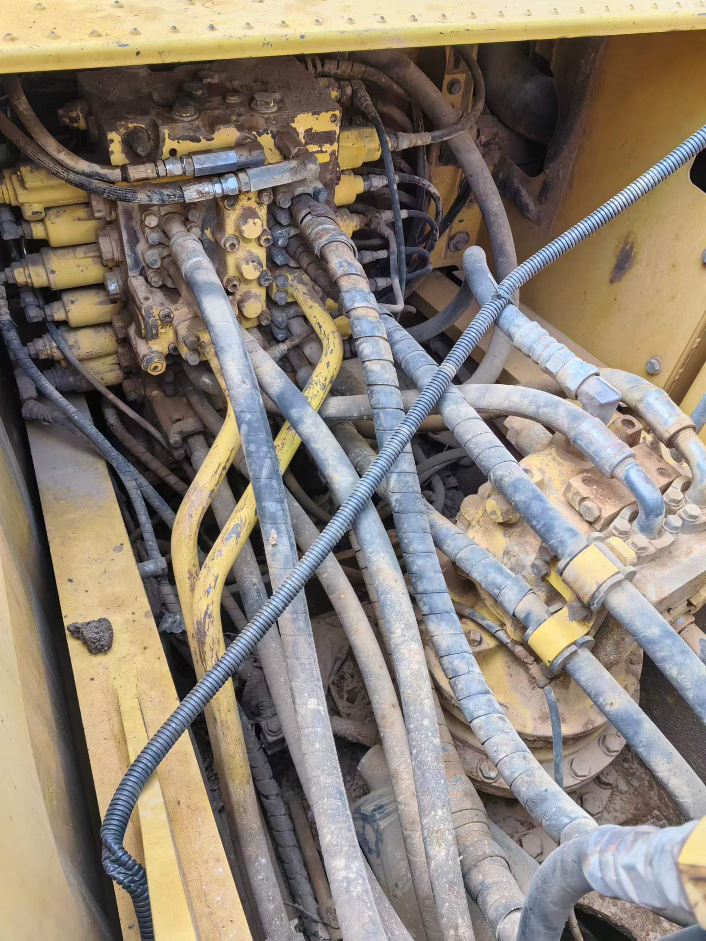 Used Komatsu PC200-8 Excavator 2016 Model / 6