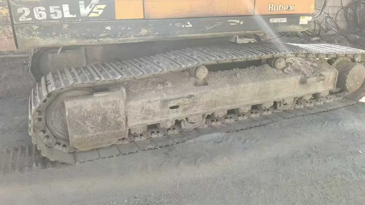 Used Hyundai R225LVS Excavator 2018 Model / 3