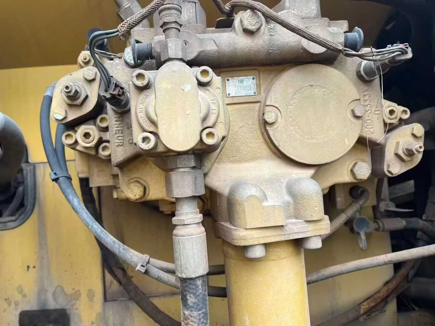 Used Caterpillar 324DL Excavator 2014 Model / 4