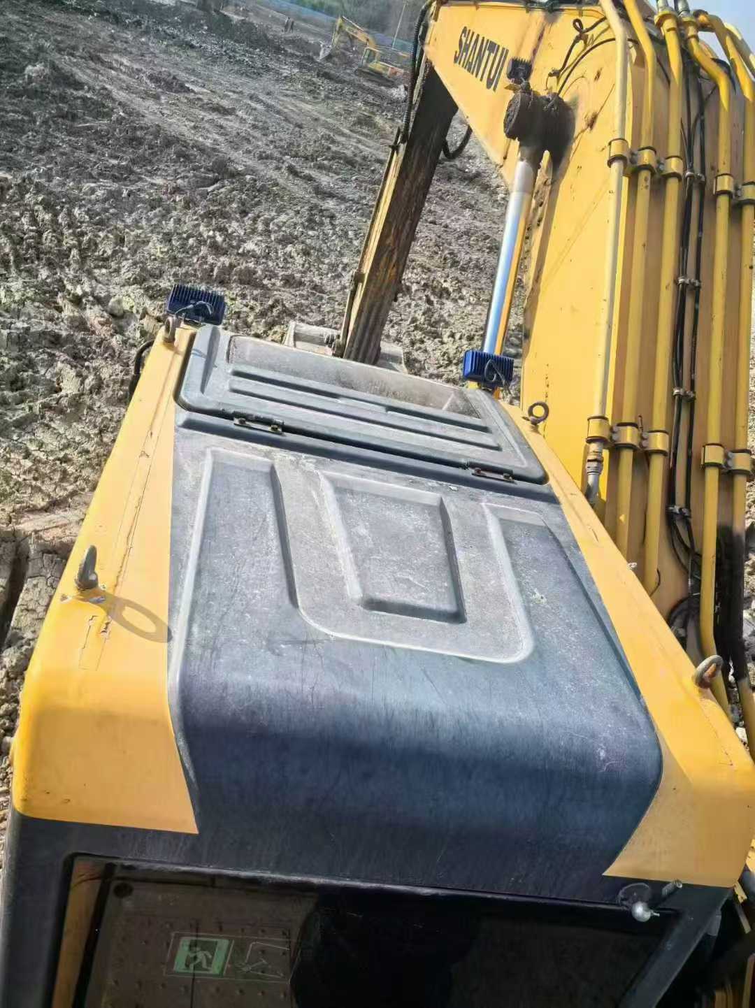 Used Hyundai R205VSN Excavator 2021 Model / 8