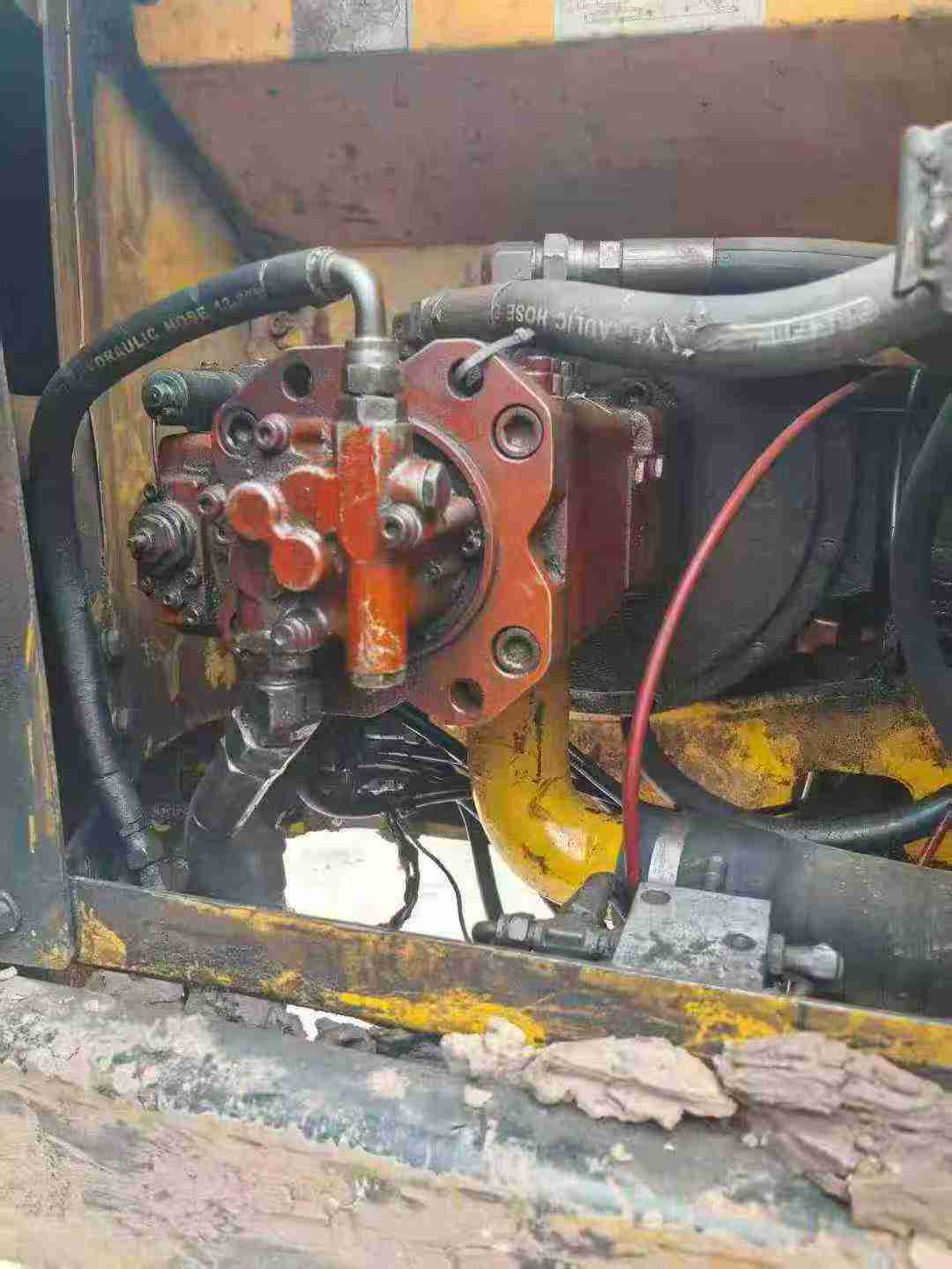 Buy Hyundai R110VS Used Excavator / 5 Used Hyundai R110VS Excavator 2016 Model / 5