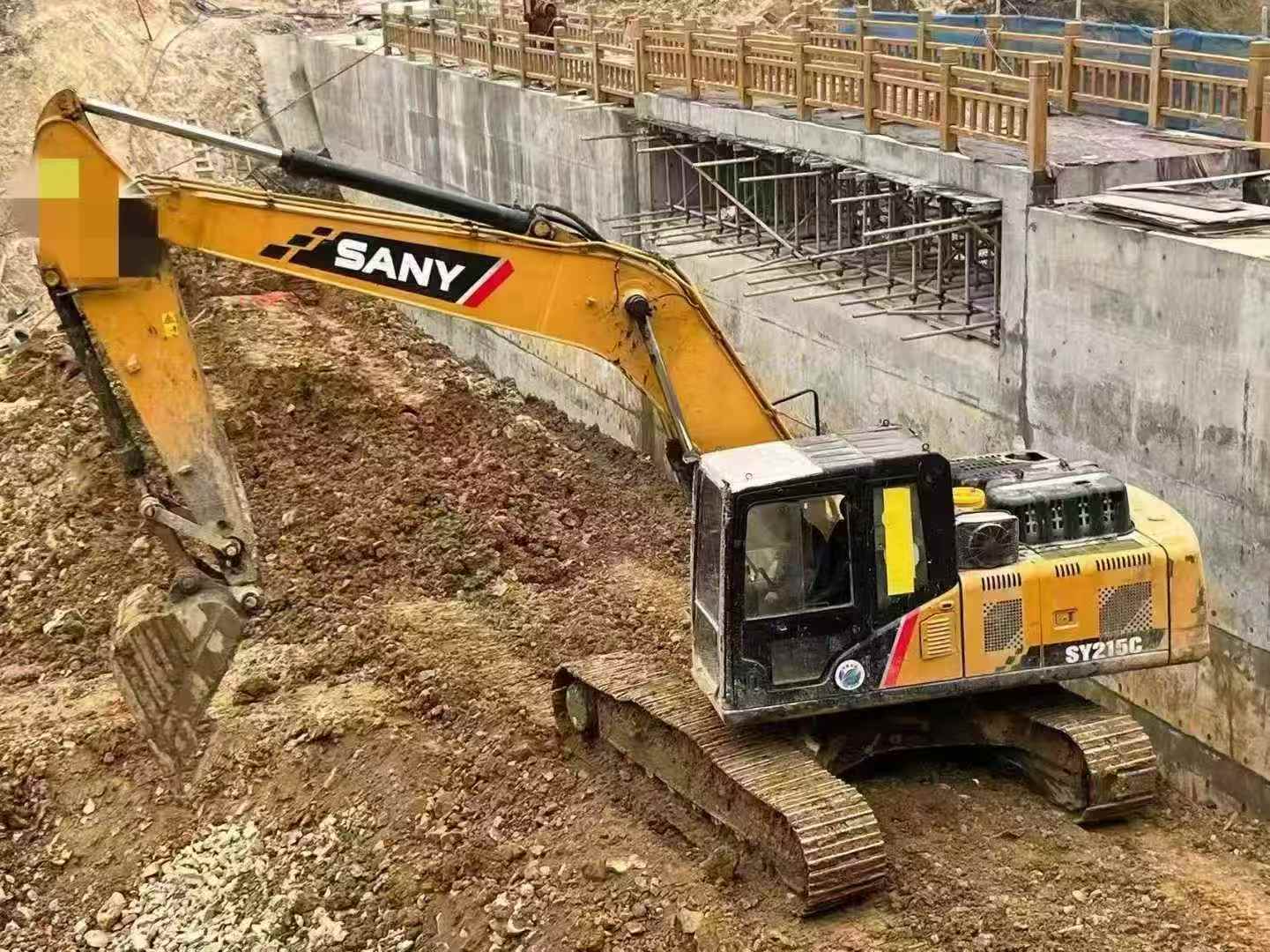 Used Sany SY215C-10 Excavator 2016 Model / 2