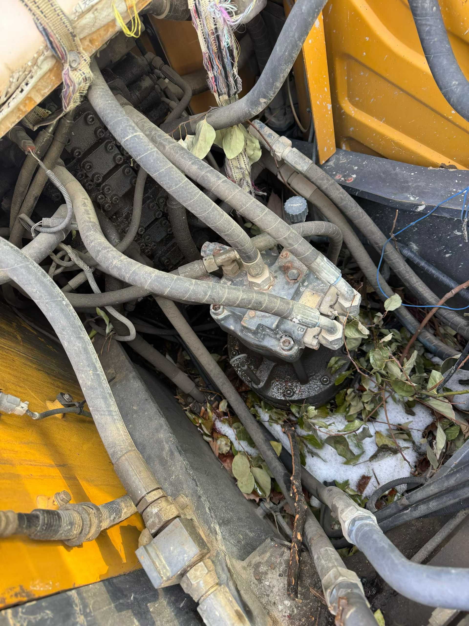 Used XCMG XE135GA Excavator 2018 Model / 3