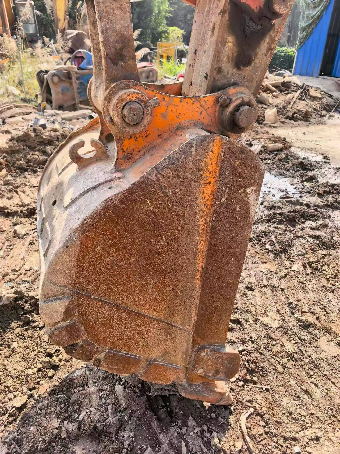 Used XCMG XE135D Excavator 2018 Model / 3