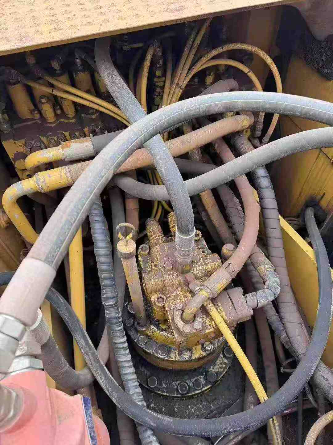 Used Caterpillar 323 Excavator 2013 Model / 3