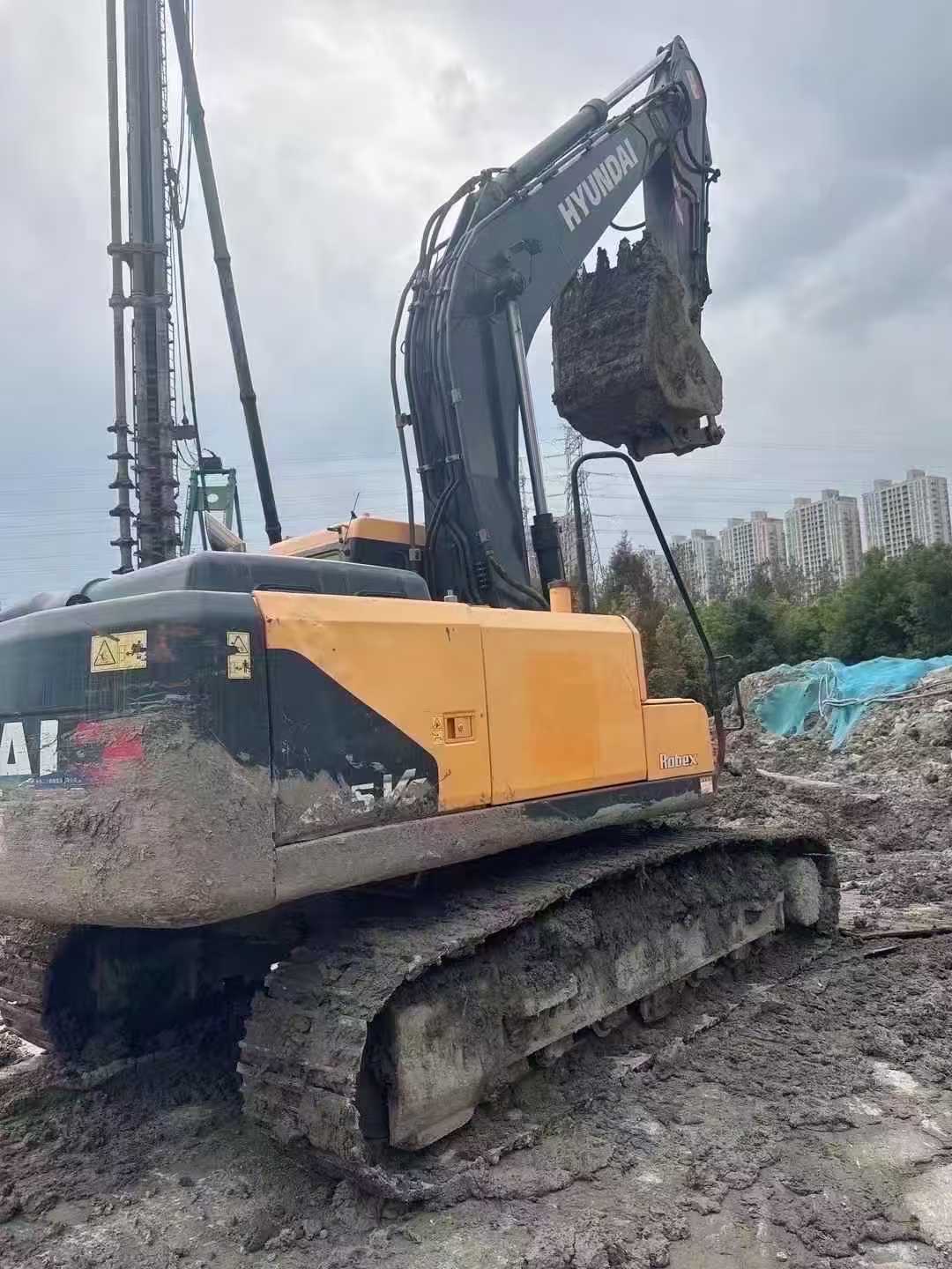 Used Hyundai R205VSN Excavator 2021 Model / 3