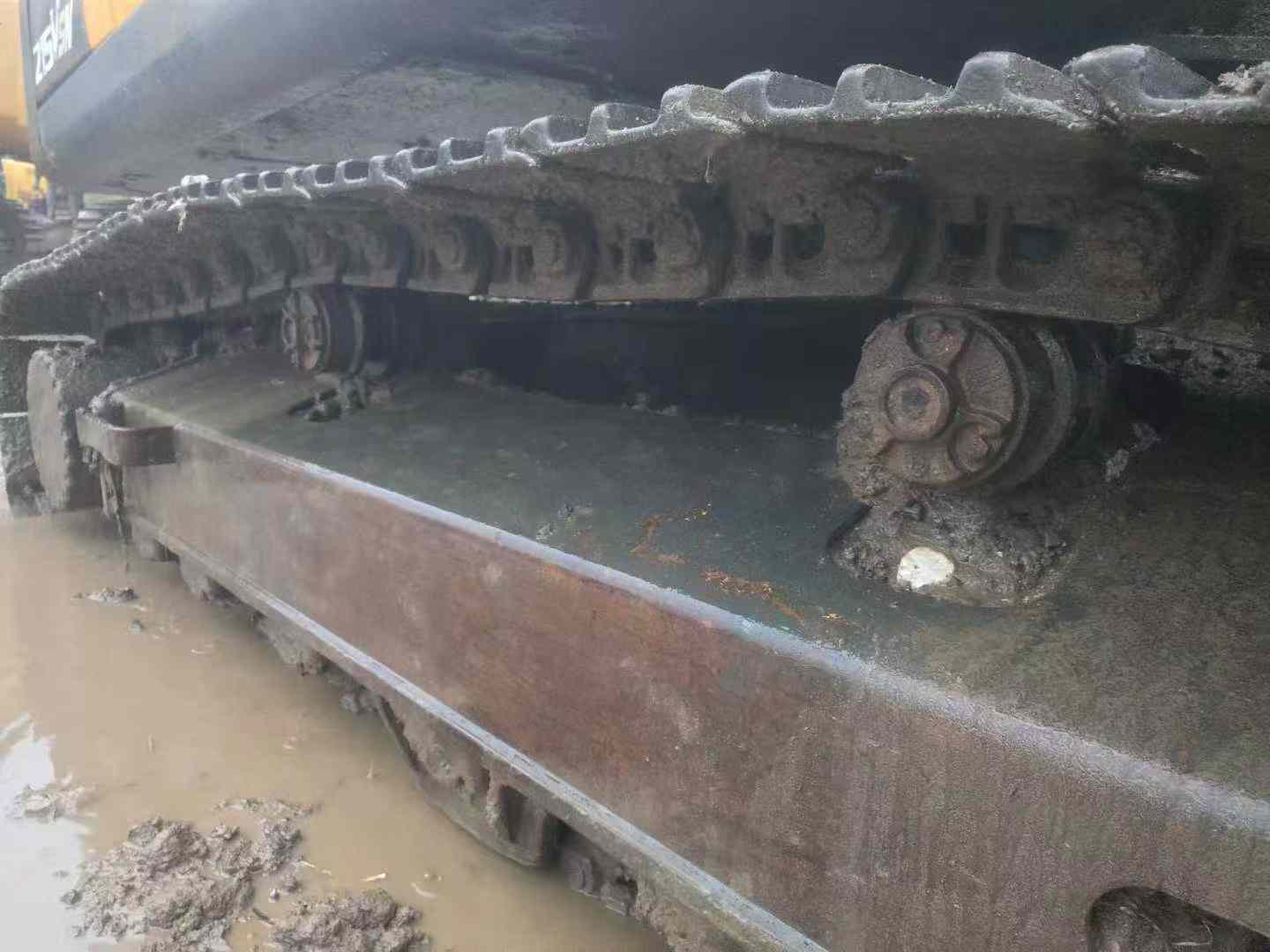 Used Hyundai R215VS Excavator 2022 Model / 3