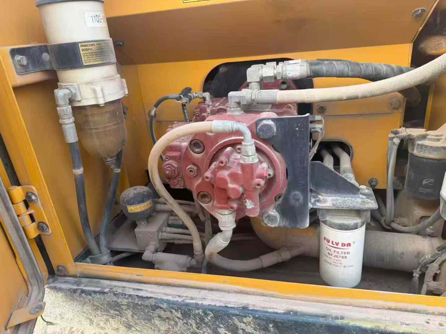 Used Hyundai R215VSN Excavator 2019 Model / 4