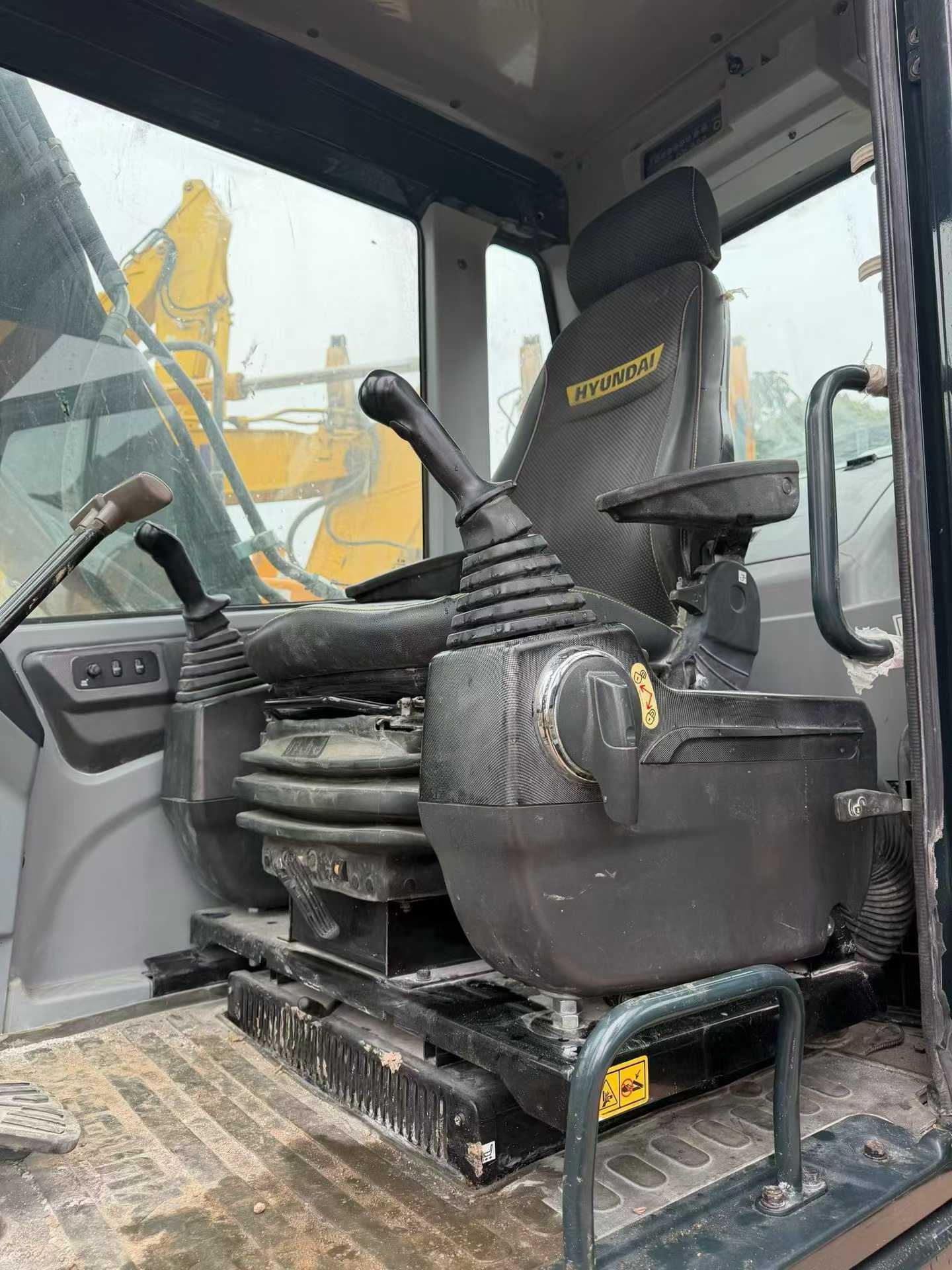 Used Hyundai 130LVS Excavator 2023 Model / 8