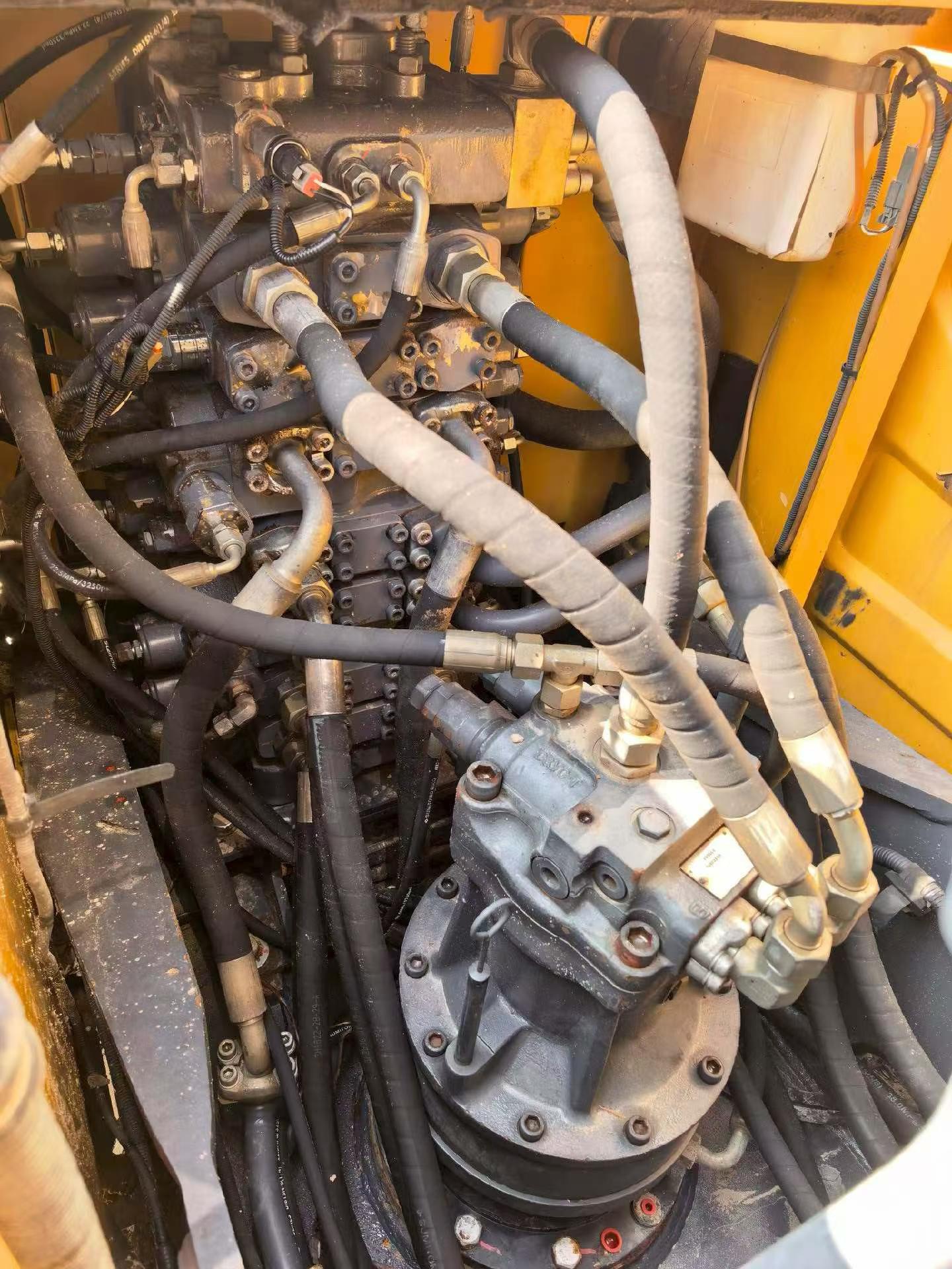 Used XCMG XE135D Excavator 2018 Model / 8