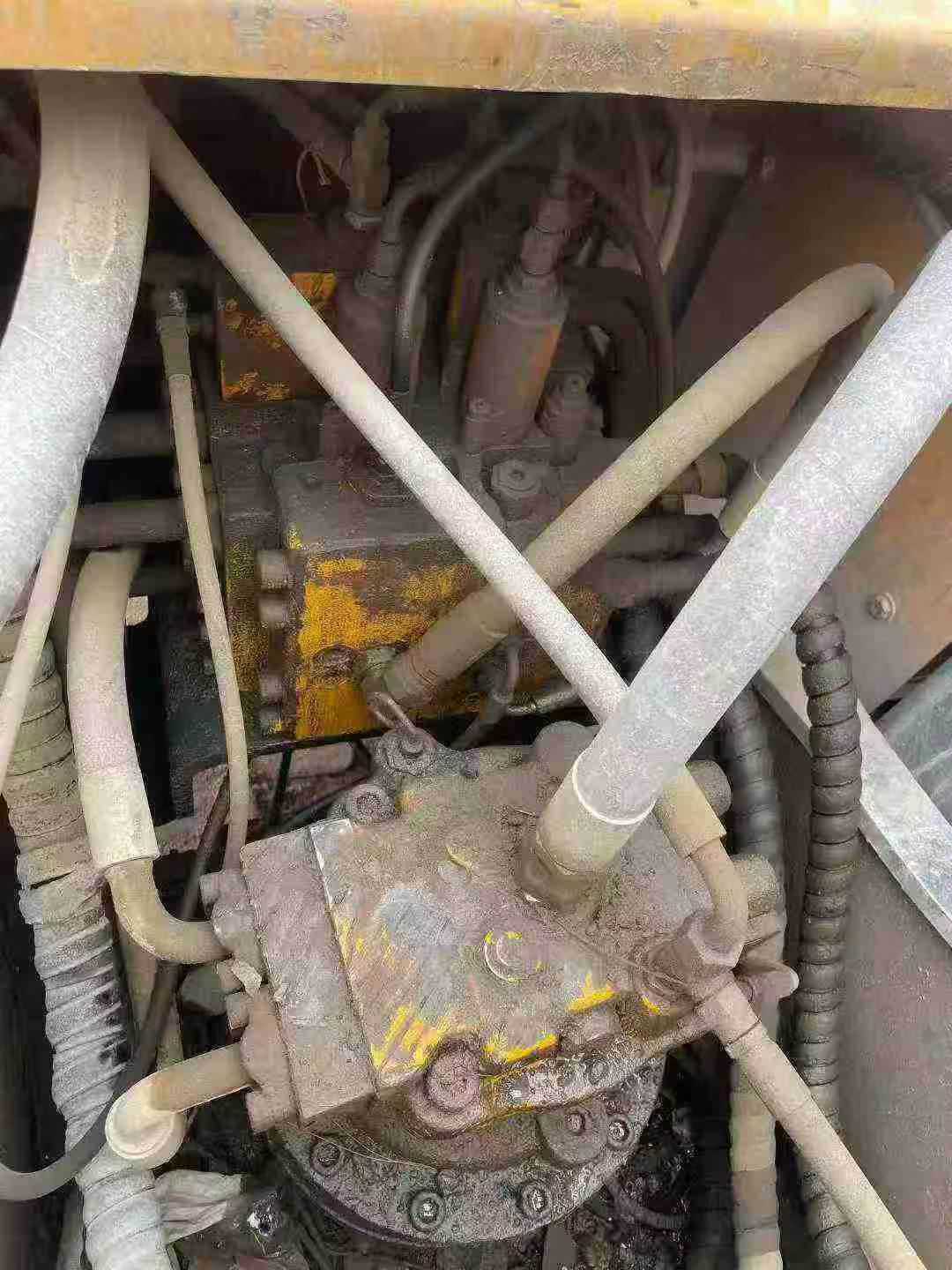 Used Hyundai R215VSN Excavator 2010 Model / 5