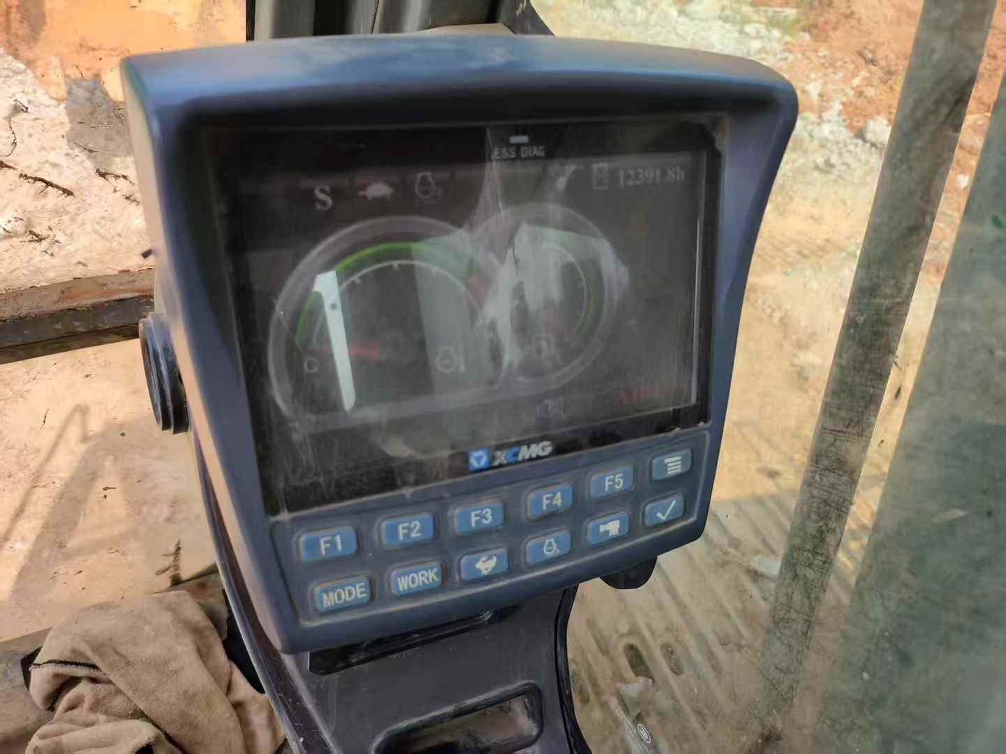 Used XCMG XE215 Excavator 2014 Model / 2