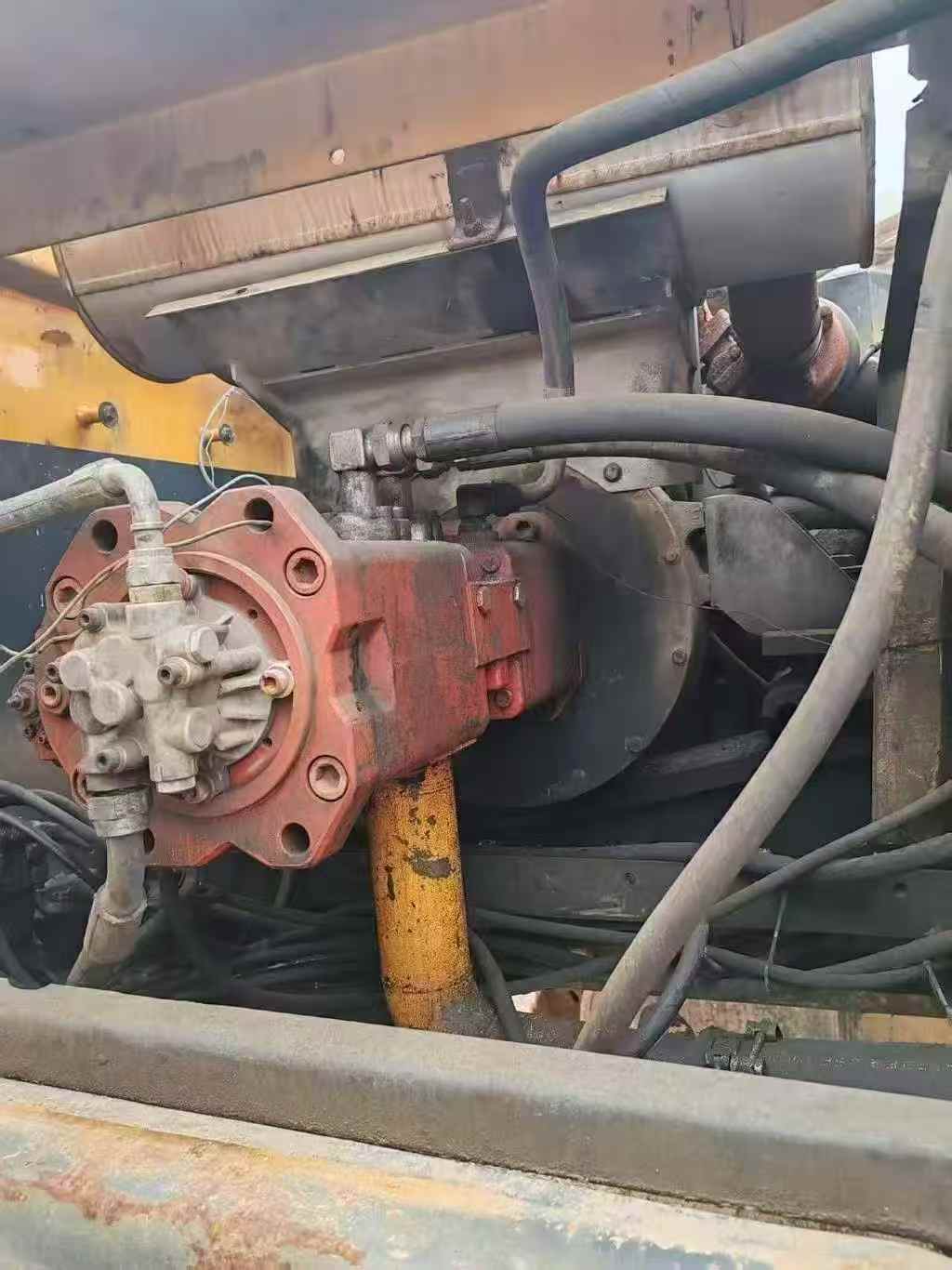 Used Hyundai R335LC-9T Excavator 2016 Model / 3