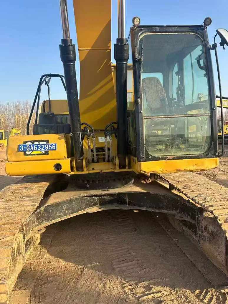 Used Caterpillar 323 Excavator 2019 Model / 3