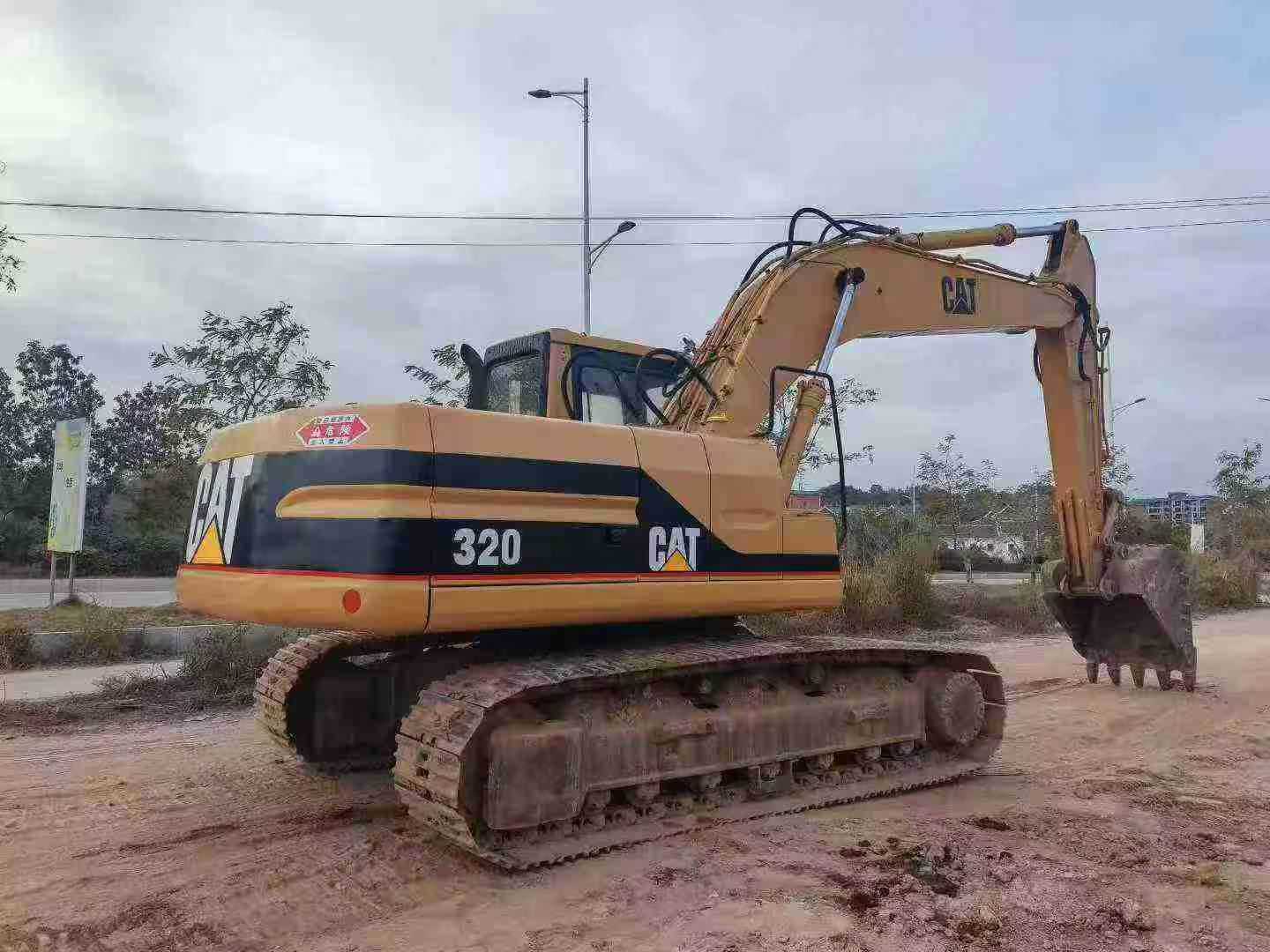 Buy Caterpillar 320V2 Used Excavator