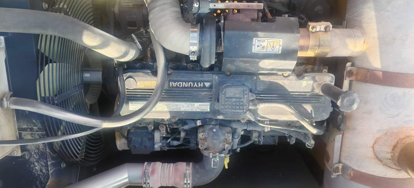 Used Hyundai 350LC-9V Excavator 2019 Model / 4