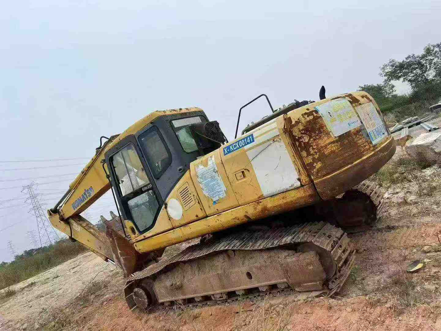 Used Komatsu PW200-7 Excavator 2016 Model / 3