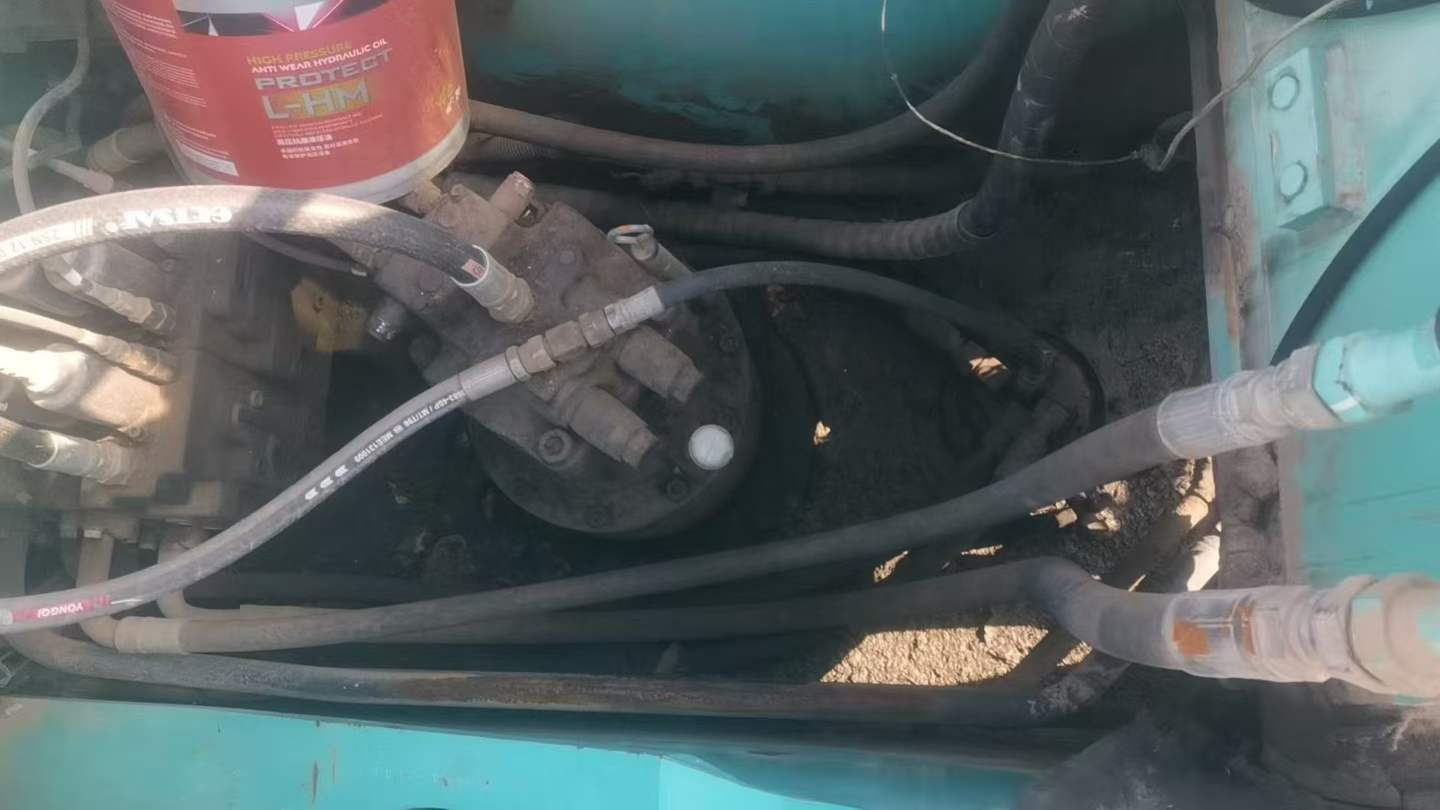 Used Kobelco SK200 Excavator 2012 Model / 2