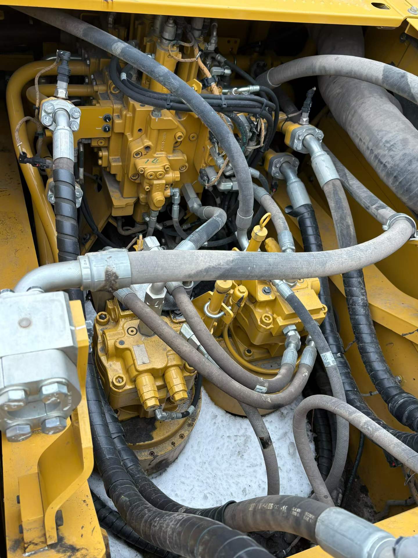 Used Caterpillar CAT352  Excavator 2022 Model / 7