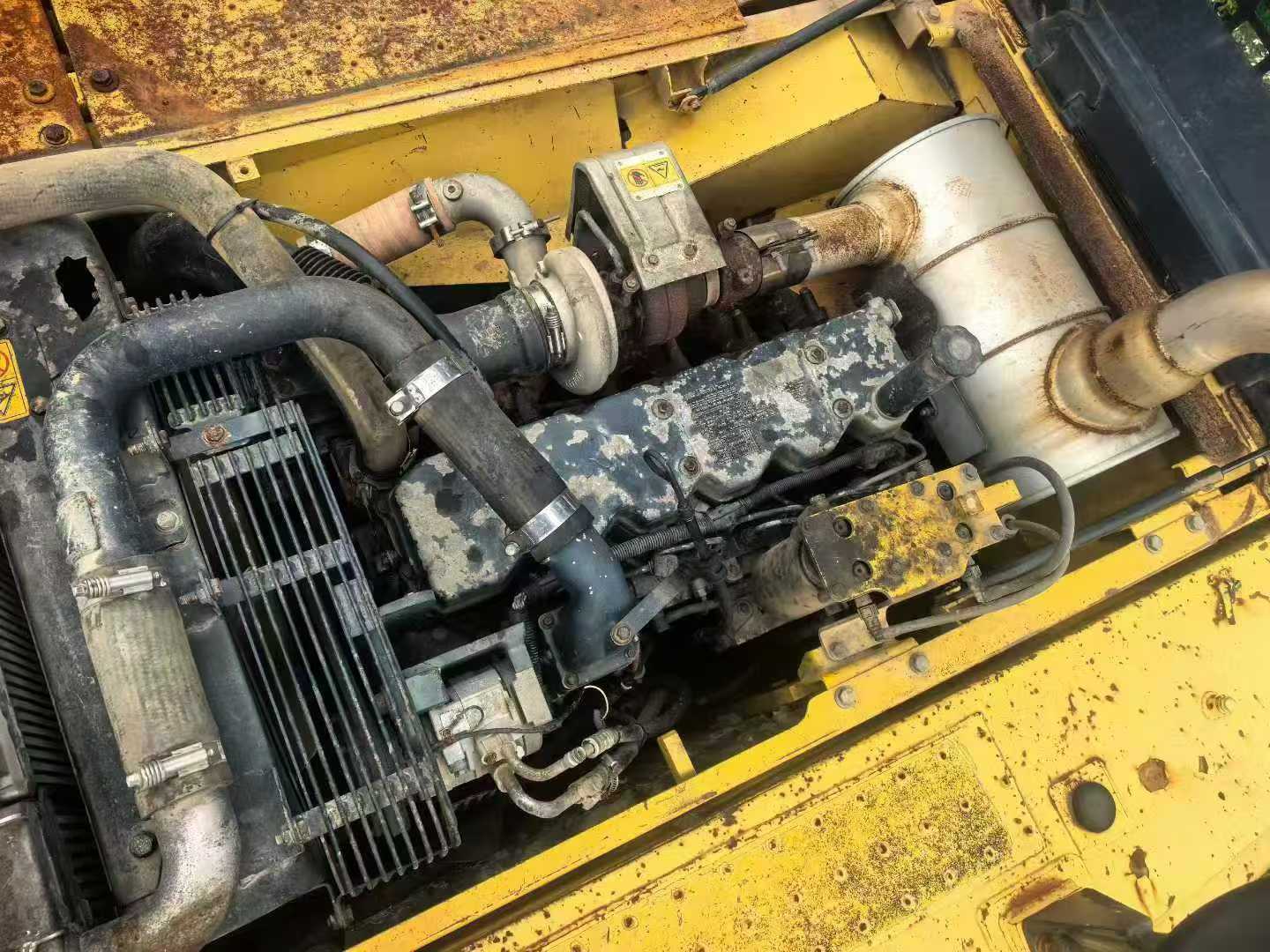 Used Komatsu PC210-8 Excavator 2011 Model / 4