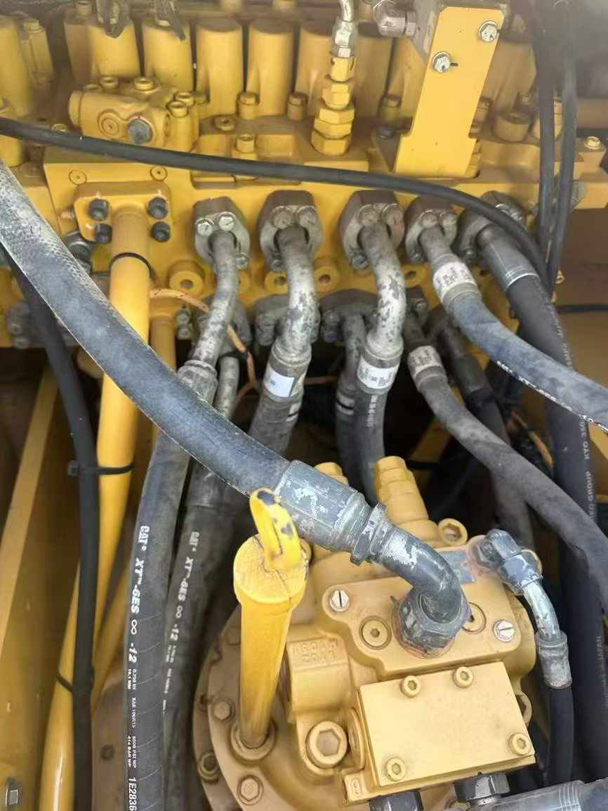 Used Caterpillar 323 Excavator 2019 Model / 5