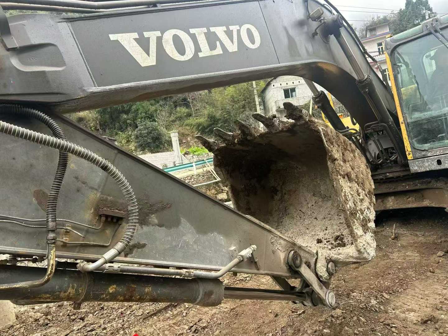 Buy Volvo EW210C Used Excavator / 9 Used Volvo EW210C Excavator 2012 Model / 9