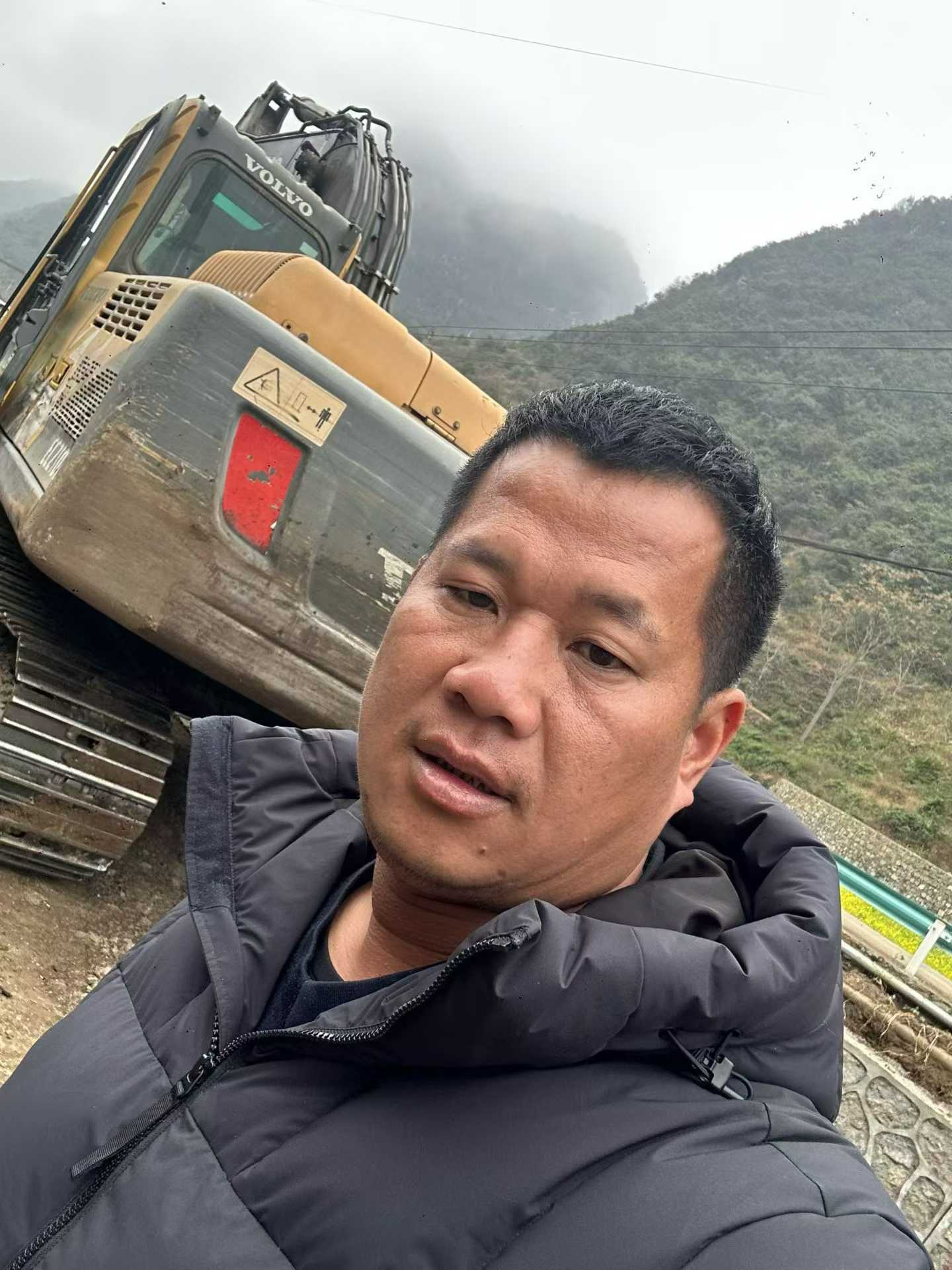 Buy Volvo EW210C Used Excavator