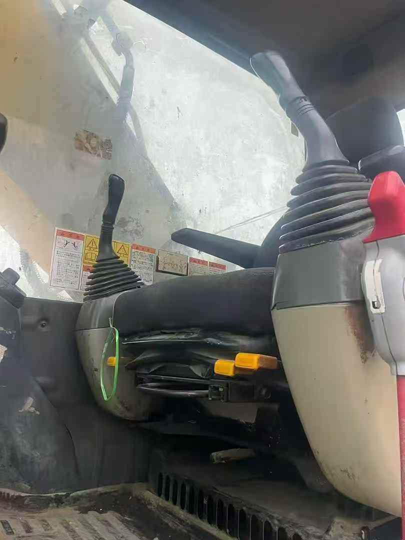 Used Komatsu PC200-8N1 Excavator 2016 Model / 7