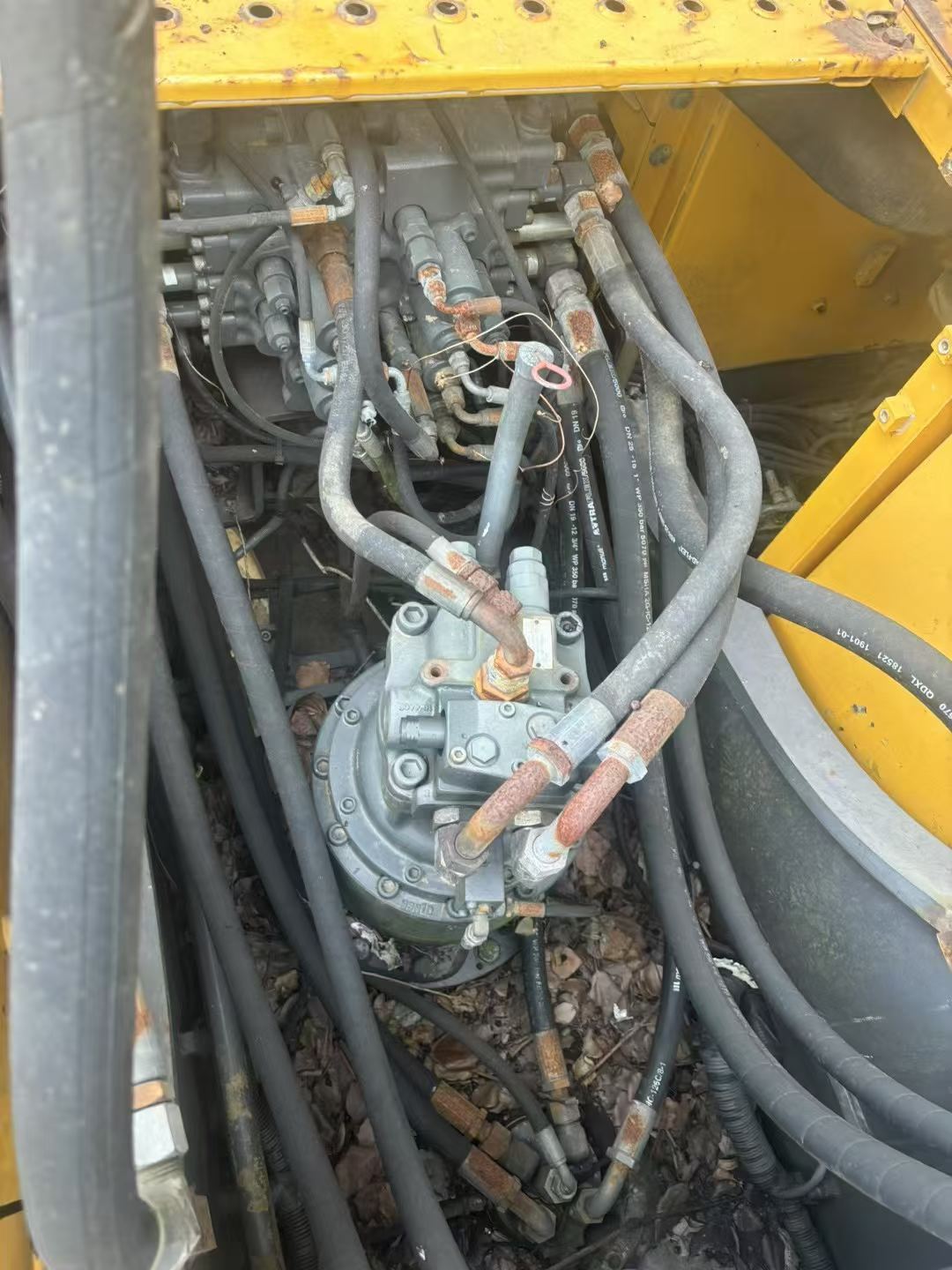 Used Volvo EC200 Excavator 2016 Model / 3