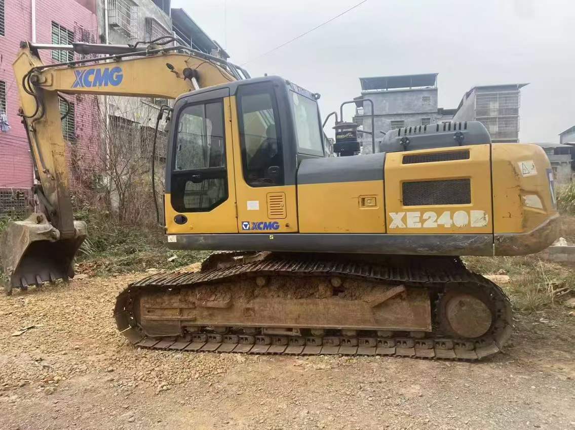 Used XCMG XE215 Excavator 2018 Model / 3