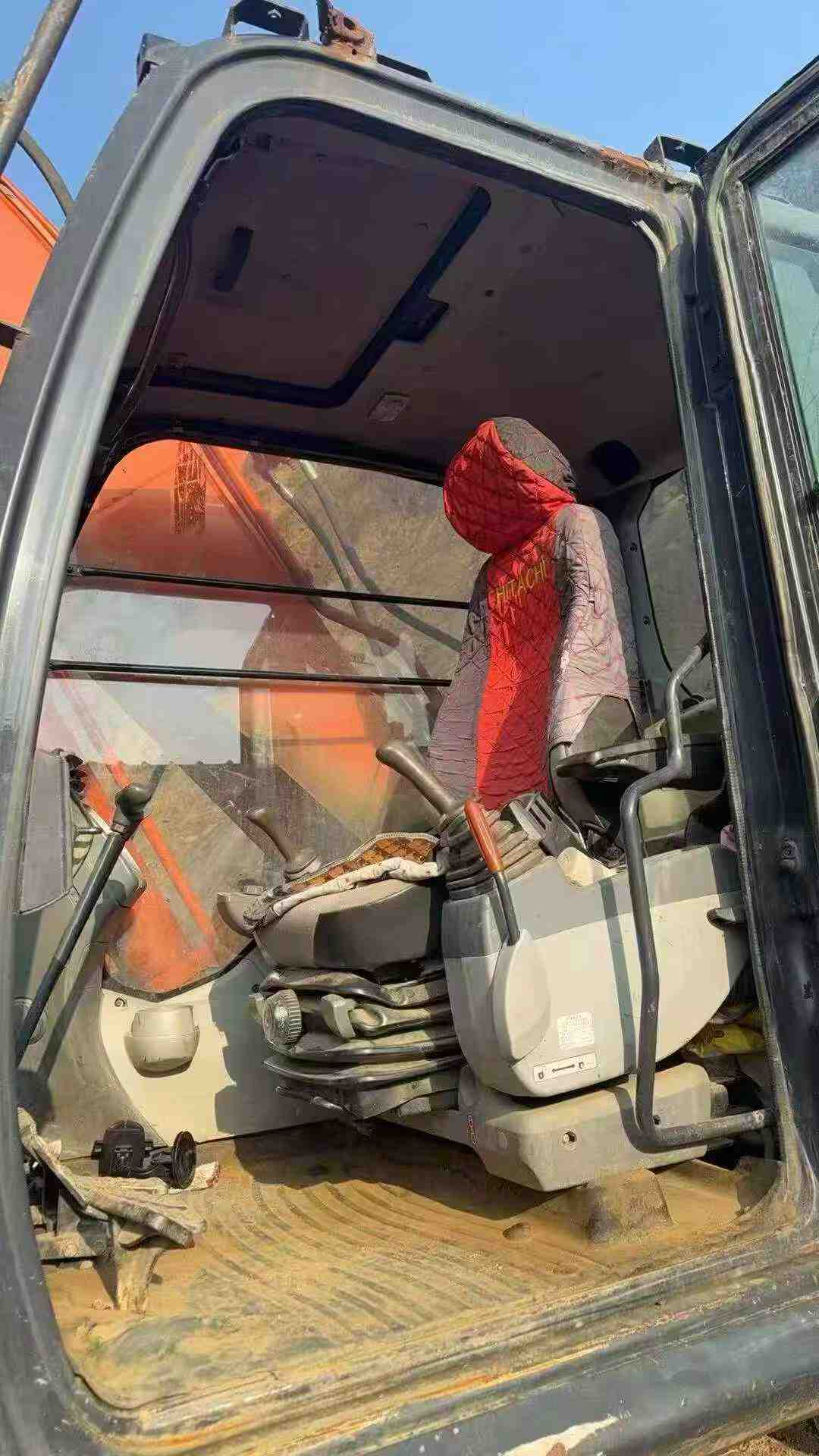 Used Hitachi EX210 Excavator 2017 Model / 4