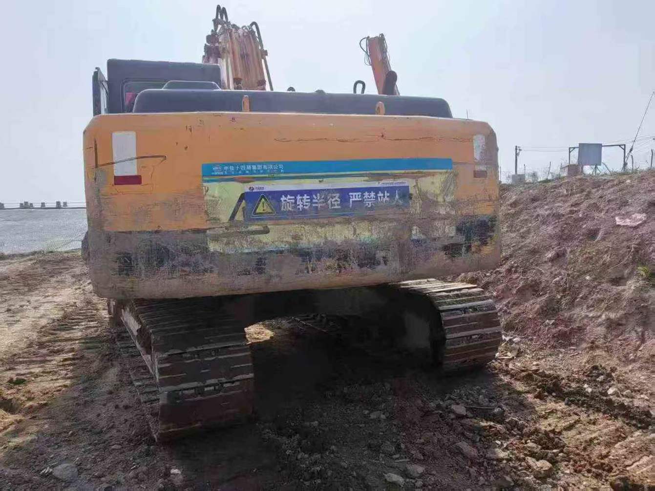 Used Hyundai R215-7 Excavator 2011 Model / 3