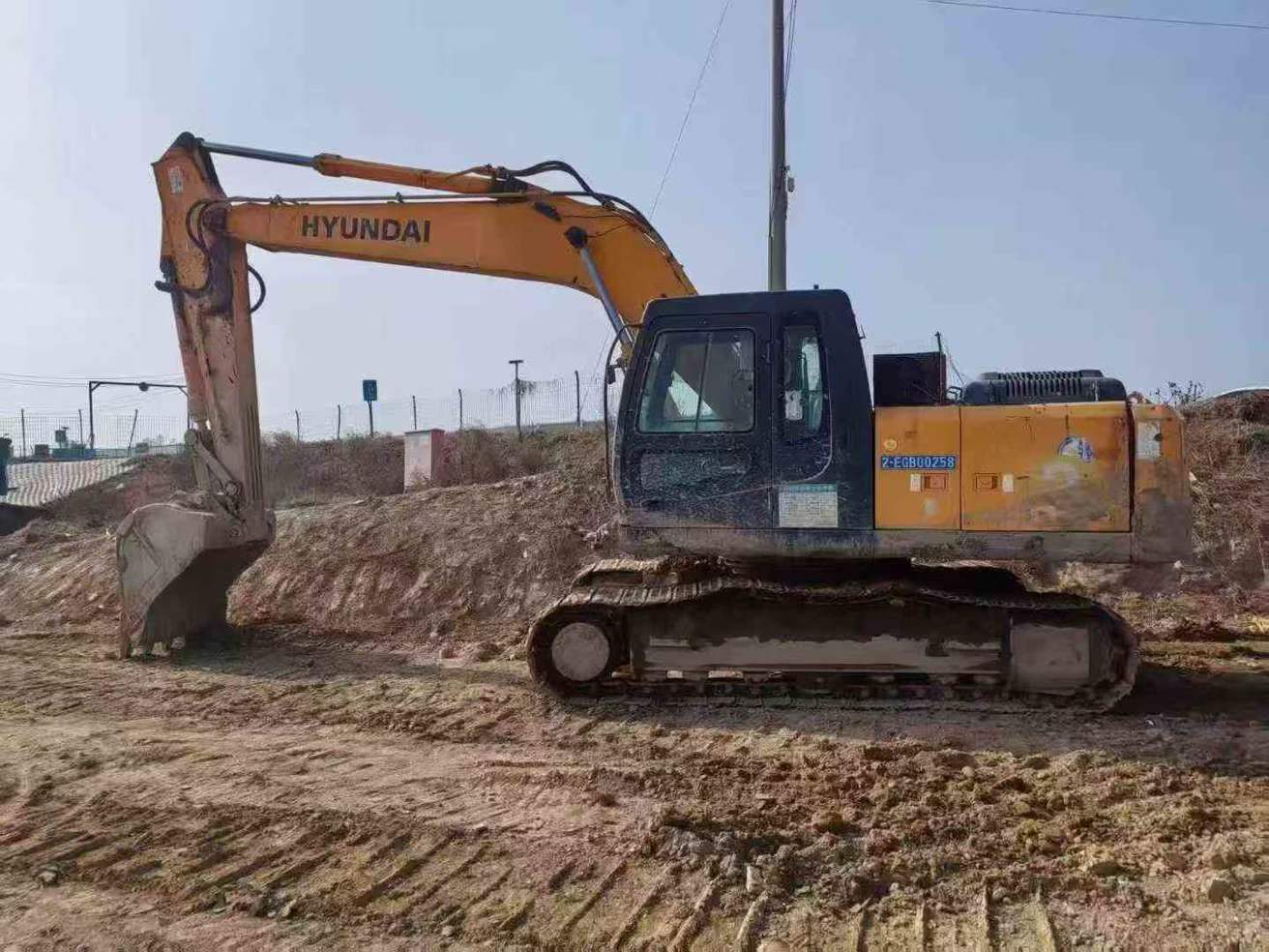 Used Hyundai R215-7 Excavator 2011 Model / 2