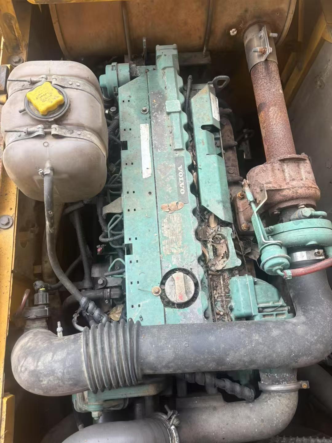 Used Volvo EC200 Excavator 2016 Model / 2