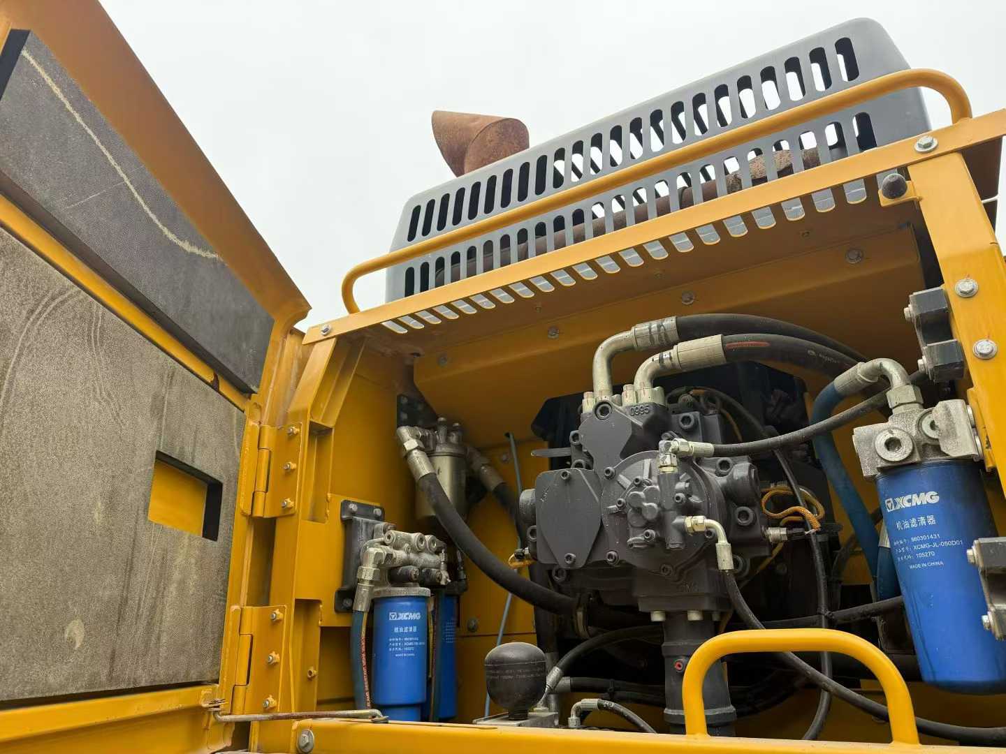 Used XCMG LW200 Excavator 2022 Model / 5