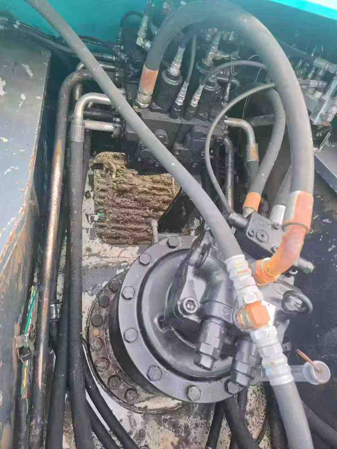 Used Kobelco SK330 Excavator 2015 Model / 3