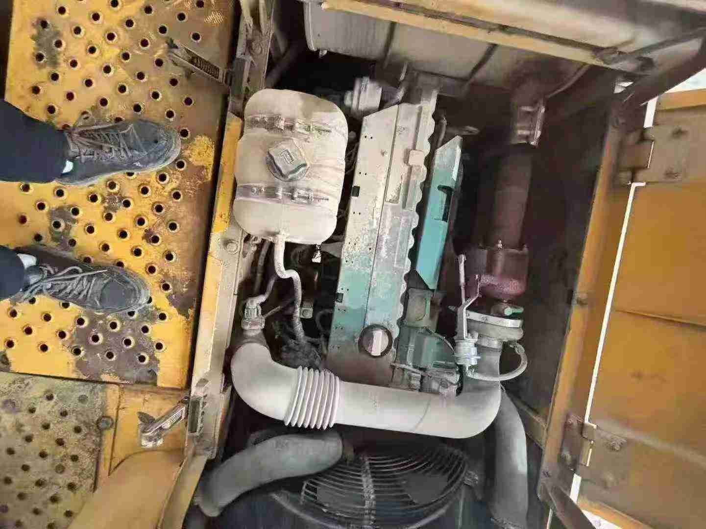 Used Volvo EC200 Excavator 2014 Model / 3