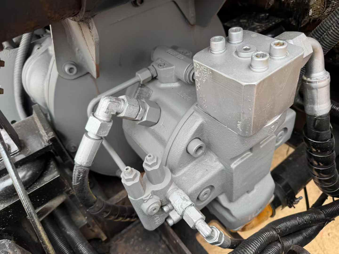 Used Sany SY60 Excavator 2016 Model / 8