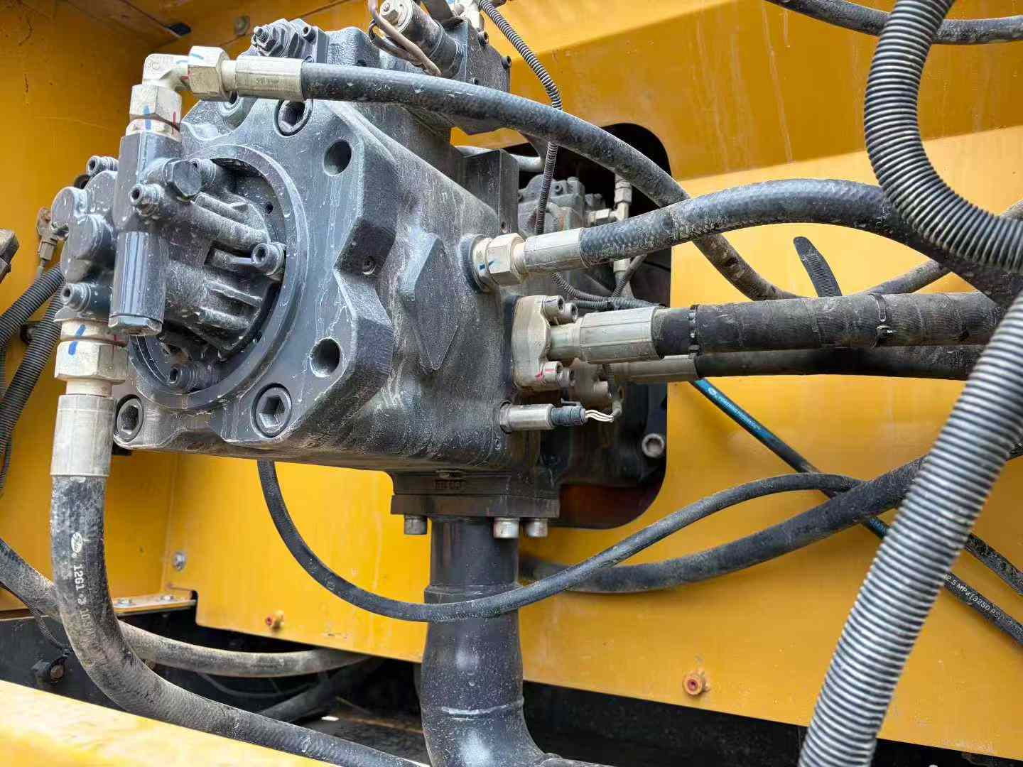 Used XCMG XE370 Excavator 2022 Model / 2