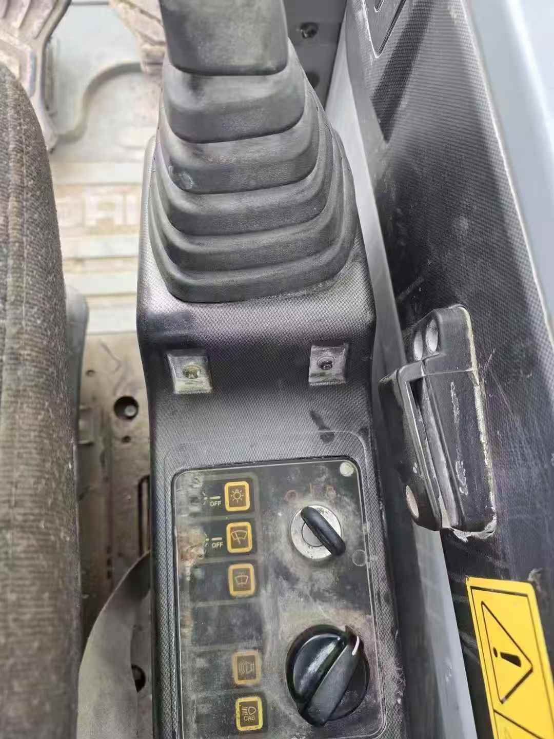 Used Hyundai R215VS Excavator 2020 Model / 4