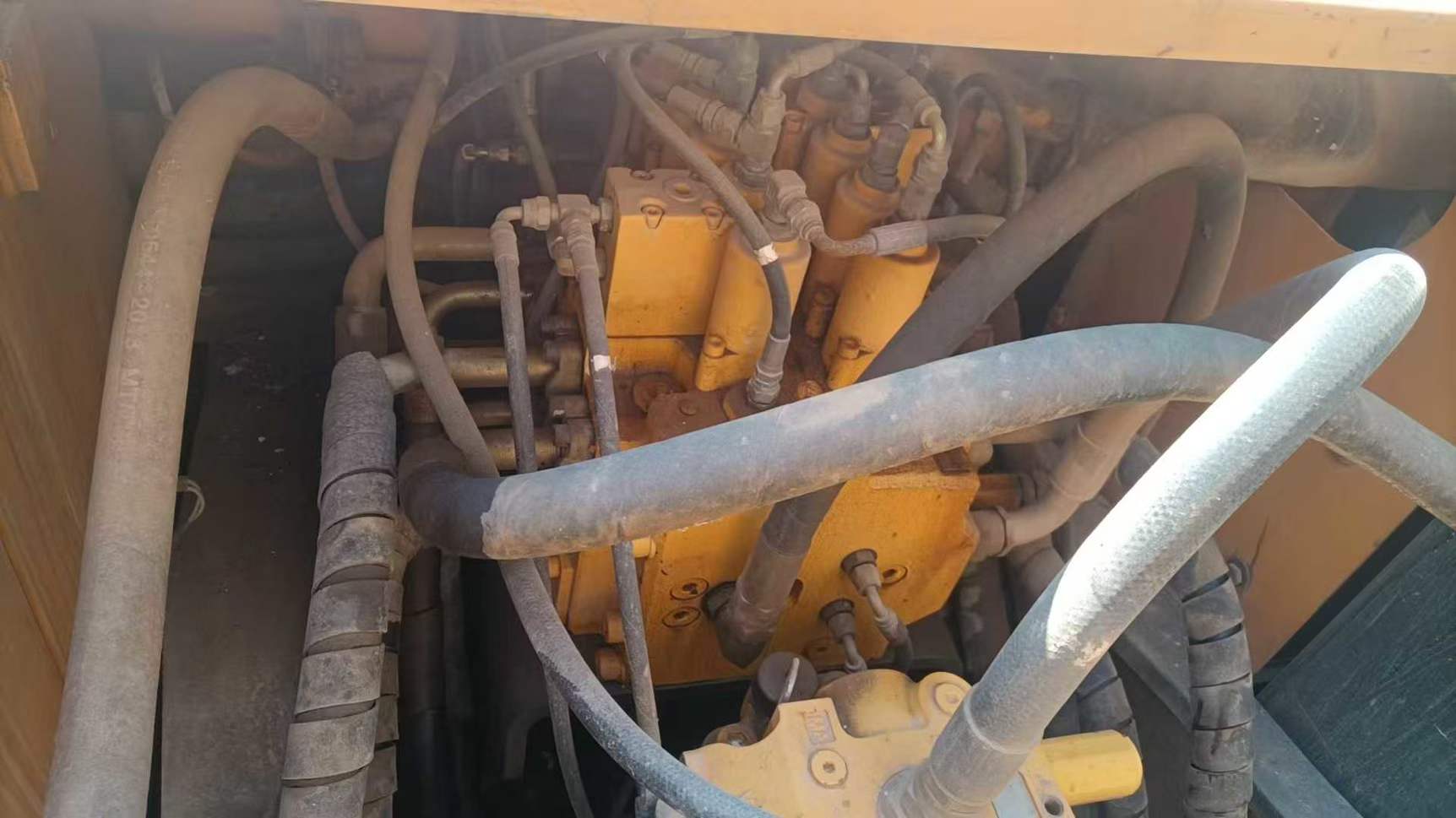 Used Hyundai R215VSN Excavator 2017 Model / 2